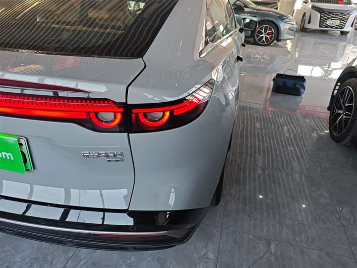 Фото 8 - Mazda EZ-6