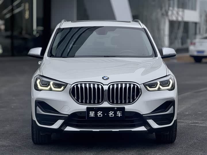 Фото 2 - BMW X1