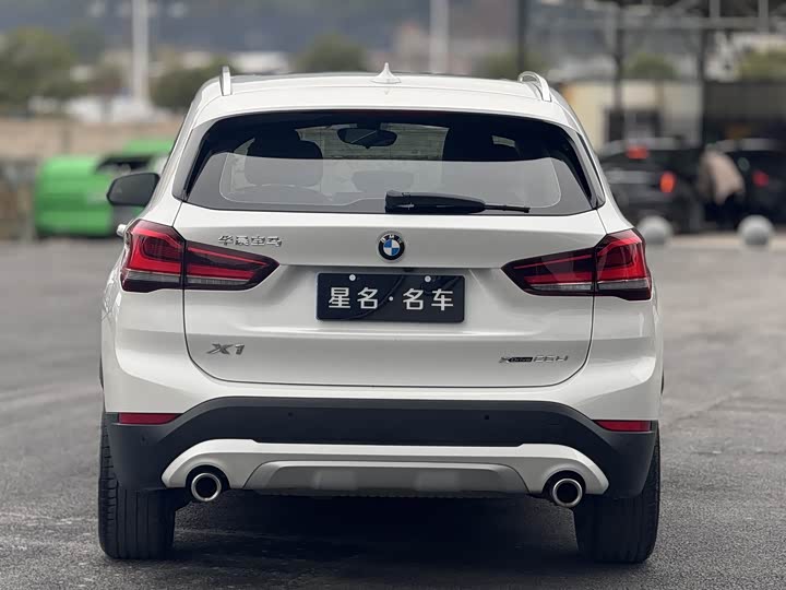Фото 8 - BMW X1