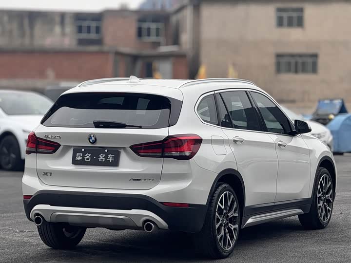 Фото 9 - BMW X1