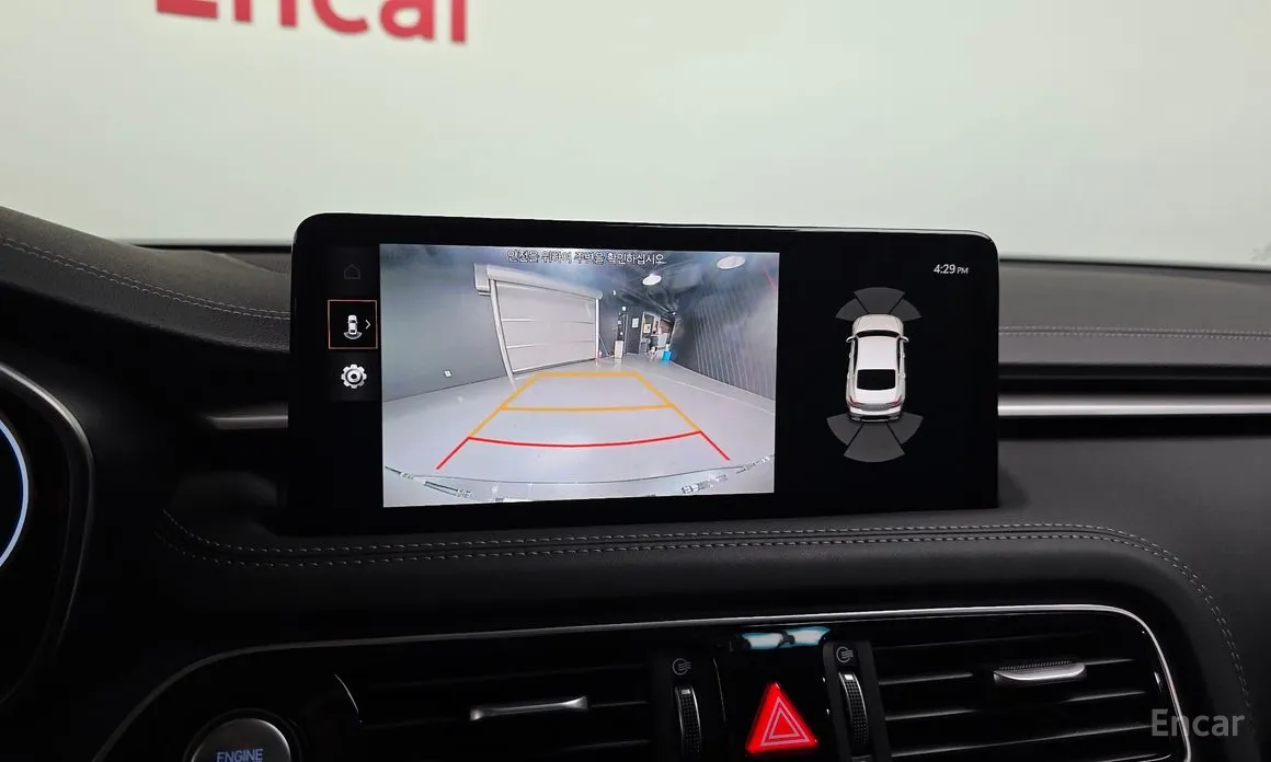 Фото 15 - Genesis G70