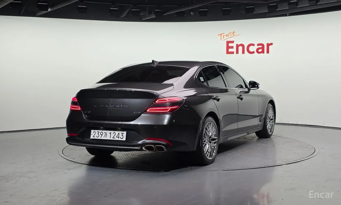 Фото 2 - Genesis G70