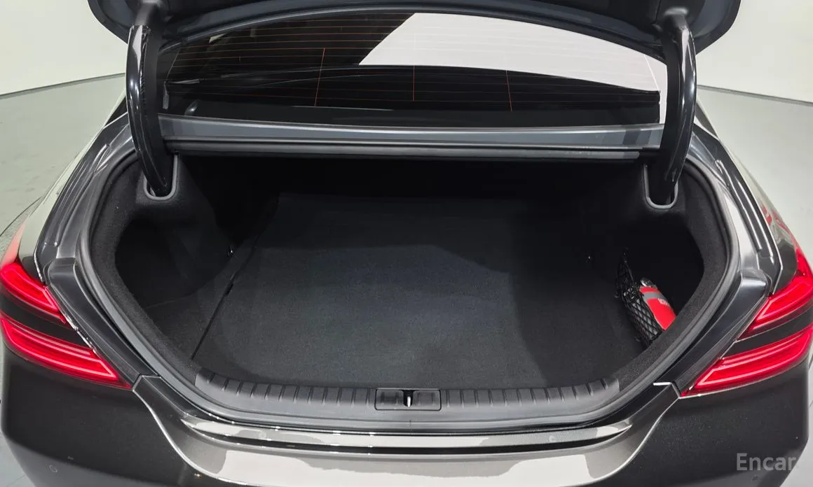 Фото 20 - Genesis G70