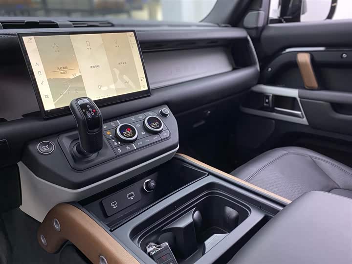 Фото 8 - Land Rover Defender