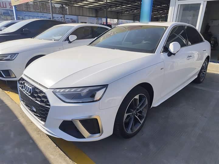 Фото 2 - Audi A4L