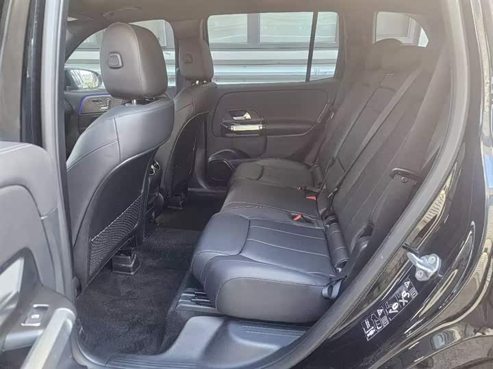 Фото 8 - Mercedes-Benz GLB-Class