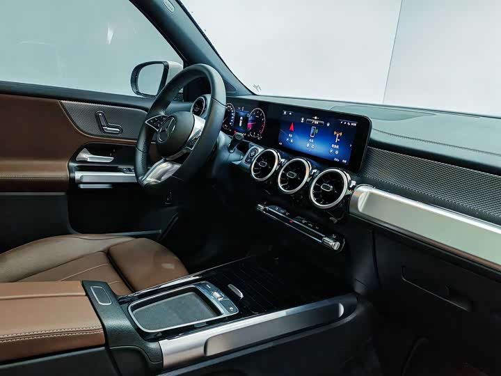 Фото 7 - Mercedes-Benz GLB-Class