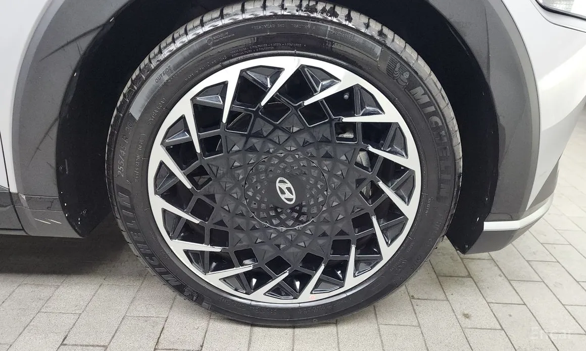 Photo 5 - Hyundai Ioniq 5