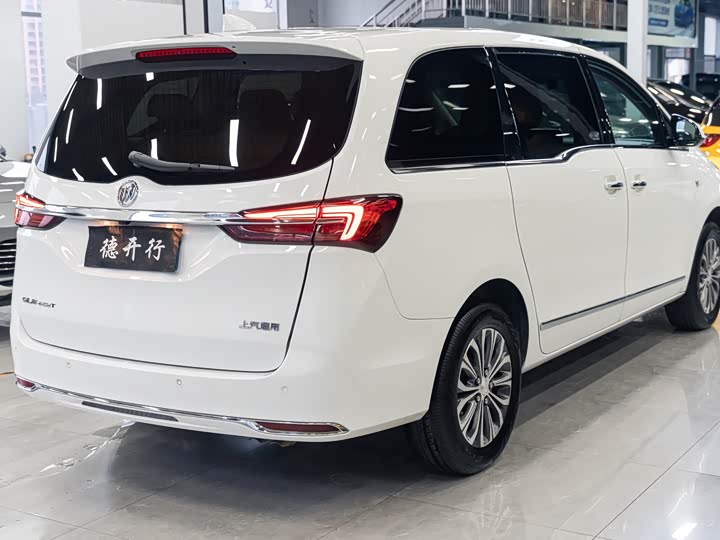 Фото 3 - Buick GL8 ES