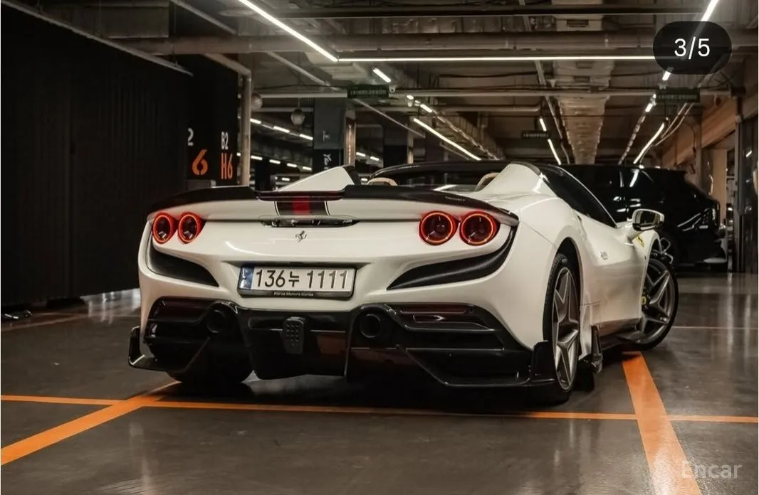 Фото 3 - Ferrari F8