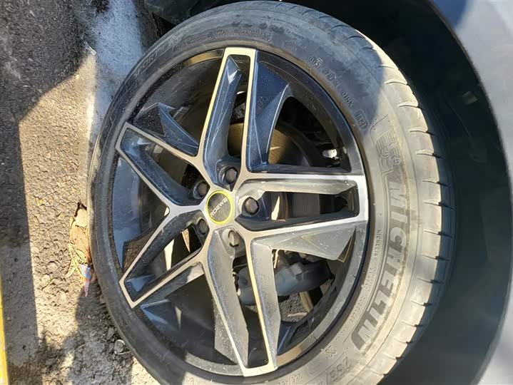 Фото 6 - Roewe RX5