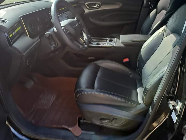 Фото 9 - Roewe RX5