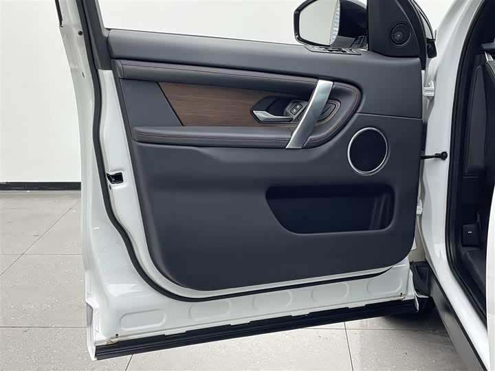 Фото 9 - Land Rover Discovery Sport