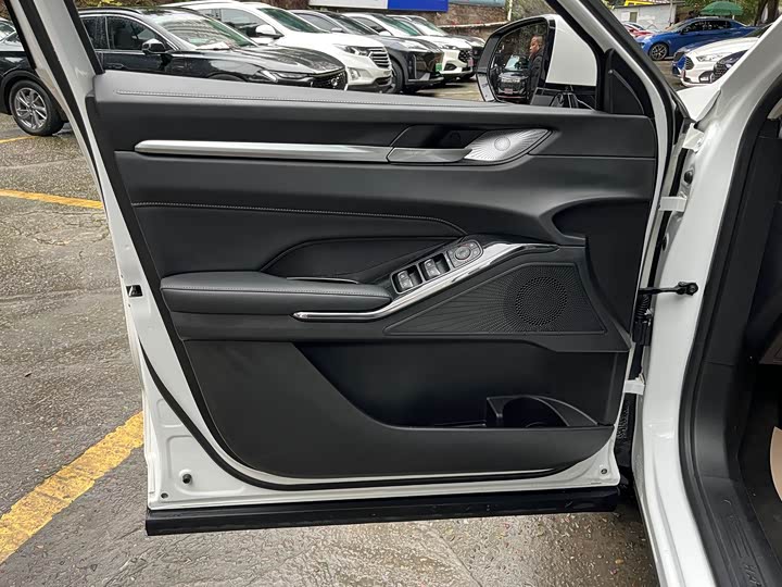 Фото 8 - Haval H6