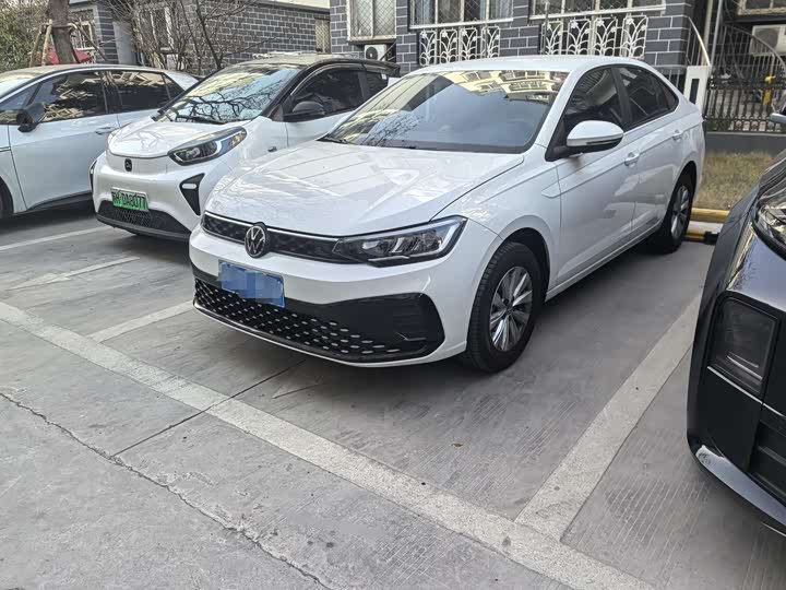 Фото 1 - Volkswagen Lavida