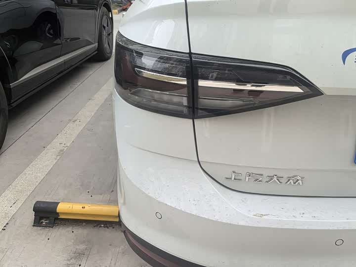 Фото 9 - Volkswagen Lavida