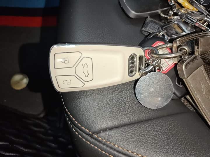 Фото 9 - Audi Q5L