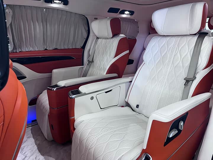 Фото 6 - Buick GL8 ES