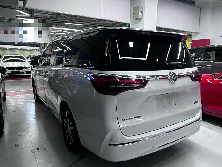 Фото 9 - Buick GL8 ES