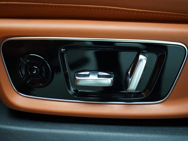 Фото 7 - LiXiang L8