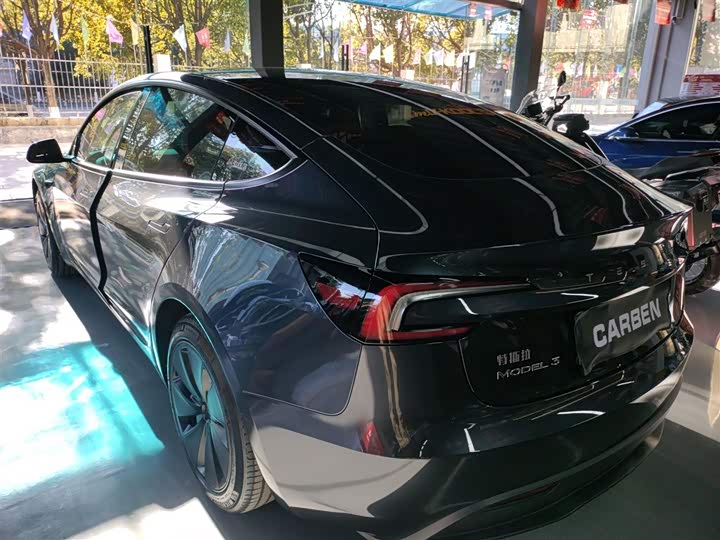 Фото 5 - Tesla Model 3