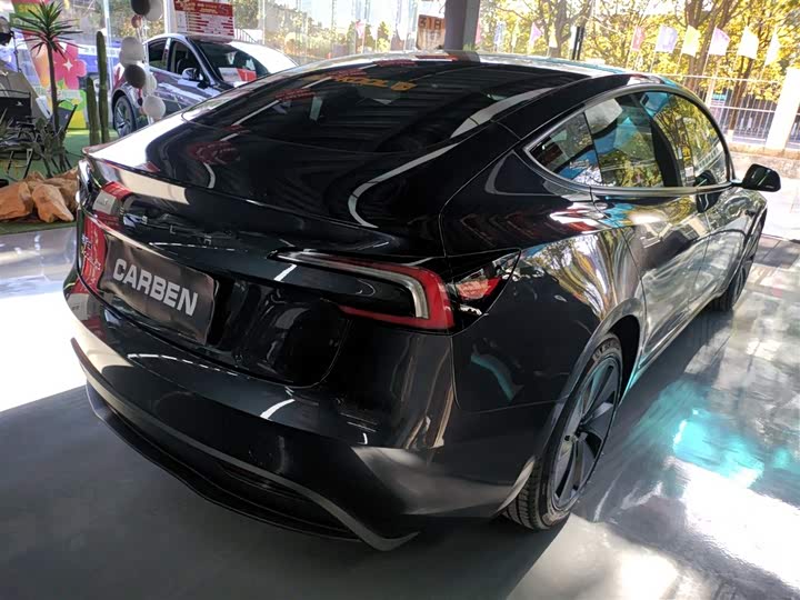 Фото 7 - Tesla Model 3