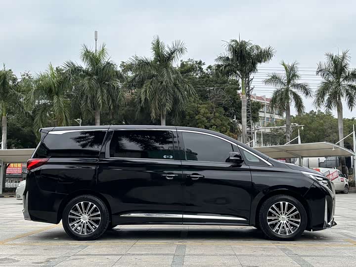 Фото 4 - GAC Trumpchi M8