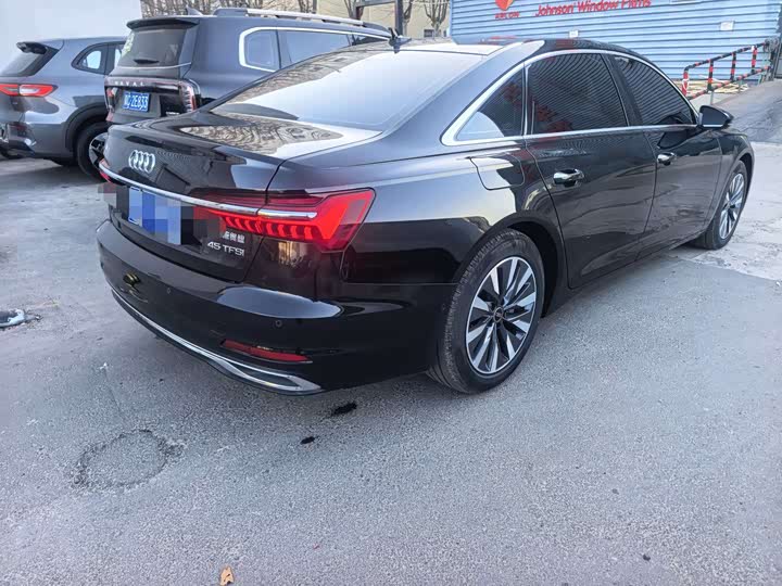 Фото 5 - Audi A6L