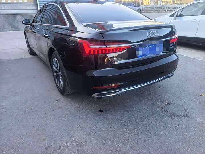 Фото 6 - Audi A6L