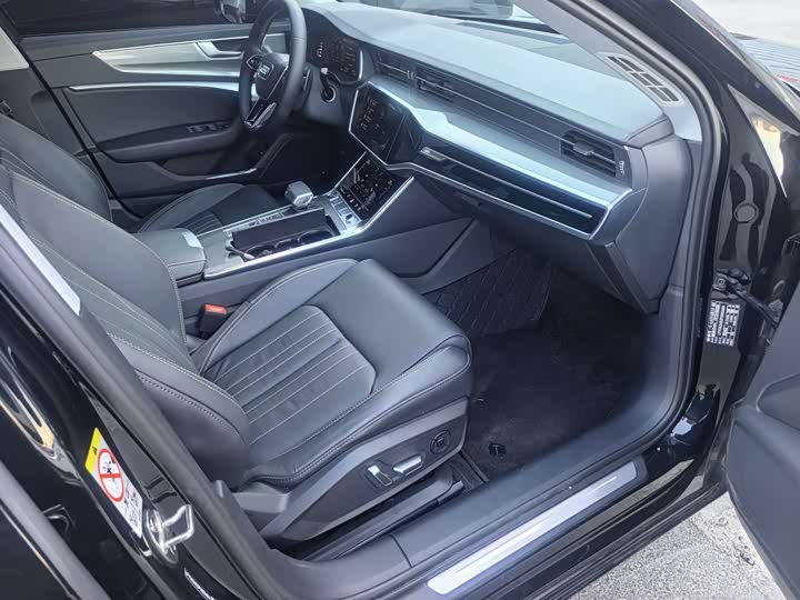 Фото 7 - Audi A6L