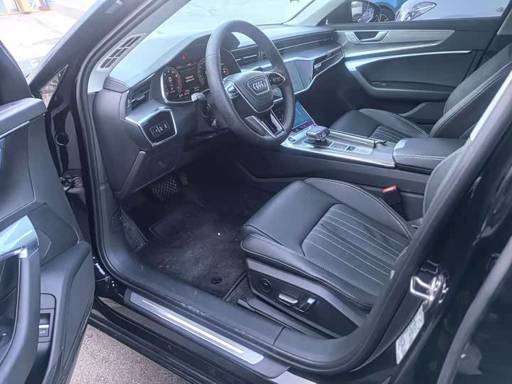 Фото 9 - Audi A6L