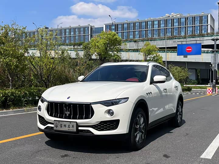 Фото 1 - Maserati Levante