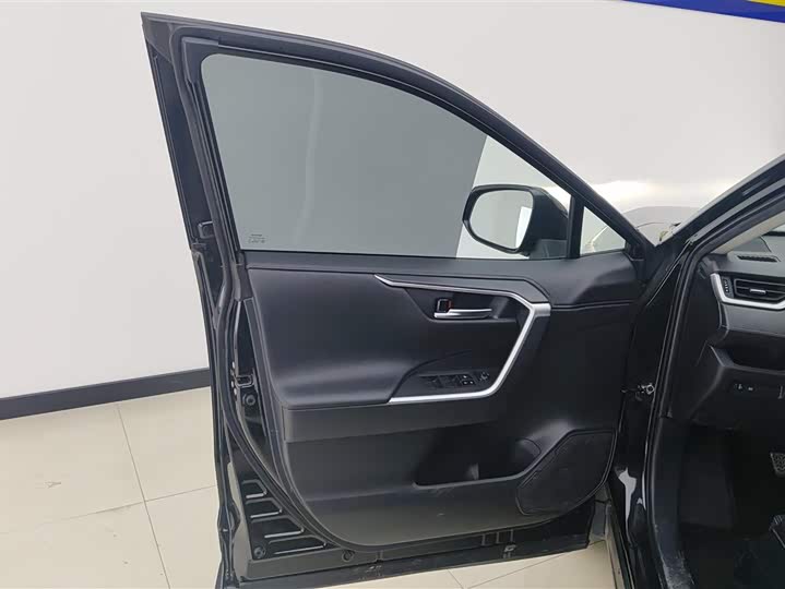 Фото 7 - Toyota Wildlander