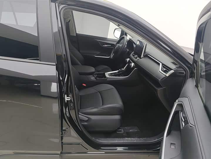 Фото 8 - Toyota Wildlander