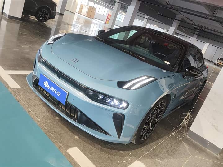 Фото 1 - Zeekr 001