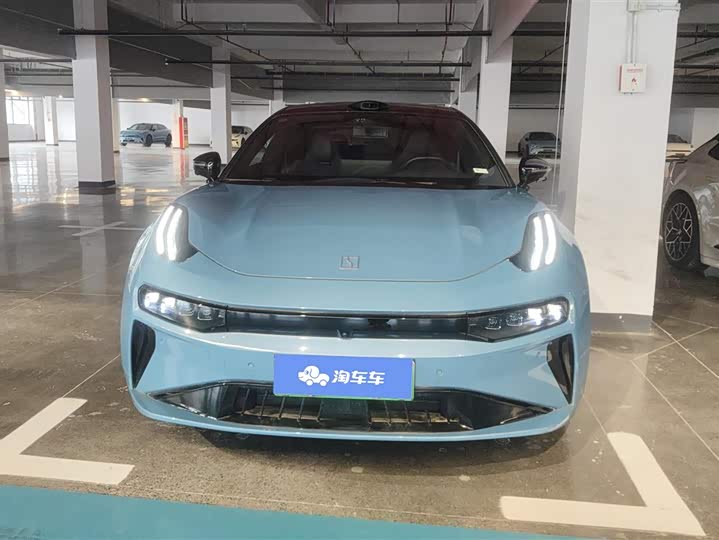 Фото 2 - Zeekr 001