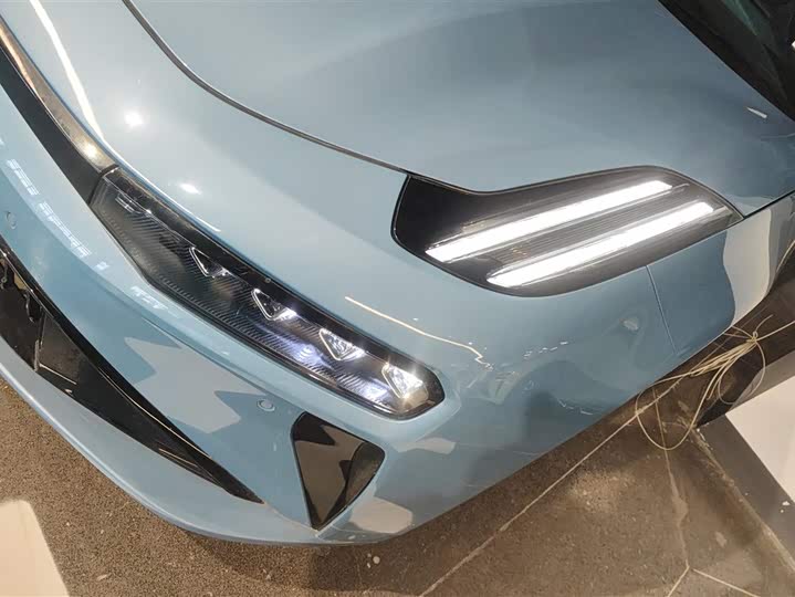 Фото 5 - Zeekr 001