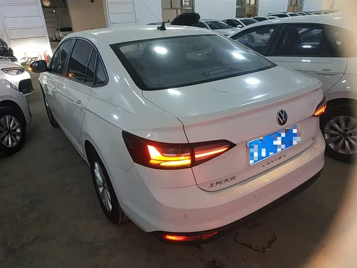 Фото 5 - Volkswagen Lavida