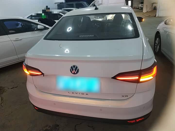 Фото 6 - Volkswagen Lavida