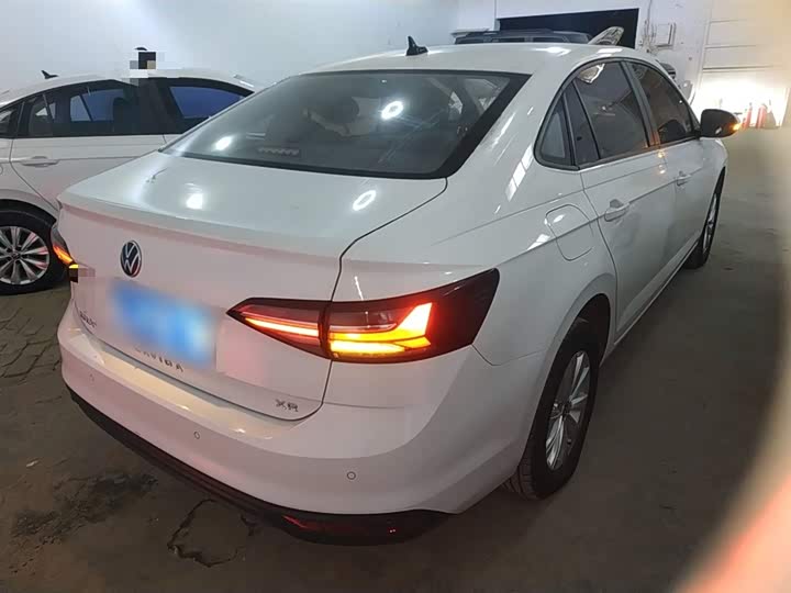 Фото 7 - Volkswagen Lavida