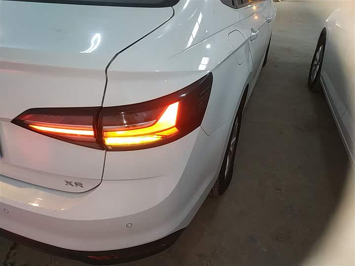 Фото 8 - Volkswagen Lavida