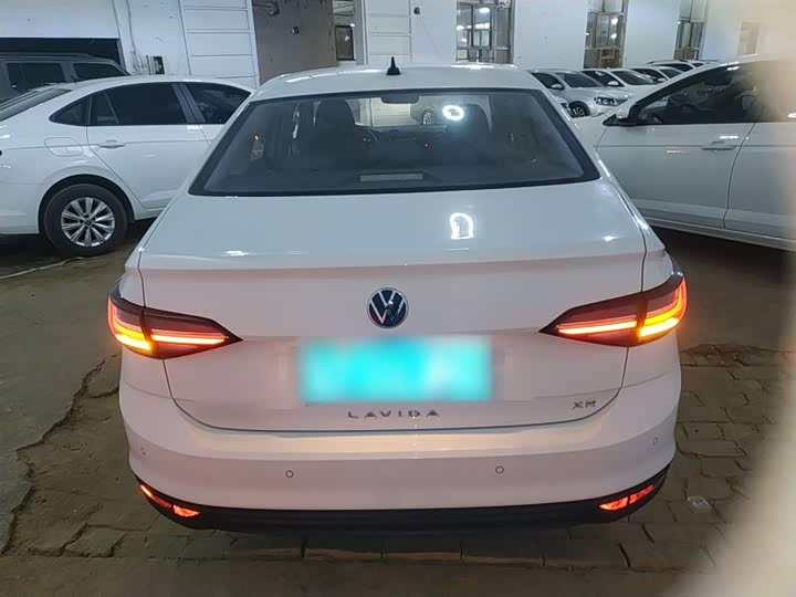 Фото 6 - Volkswagen Lavida