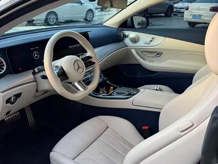 Фото 2 - Mercedes-Benz E-Class