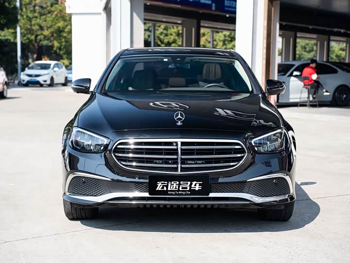 Фото 2 - Mercedes-Benz E-Class