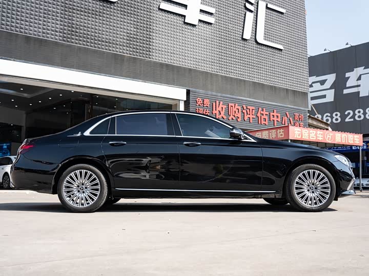 Фото 3 - Mercedes-Benz E-Class