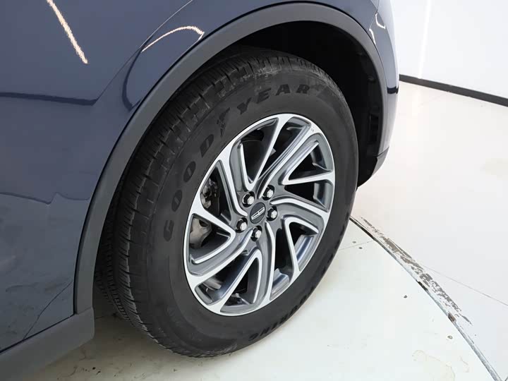 Фото 9 - Lincoln Aviator