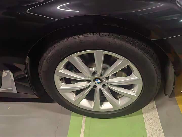 Фото 6 - BMW 7 Series