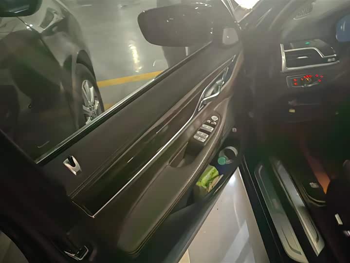 Фото 7 - BMW 7 Series