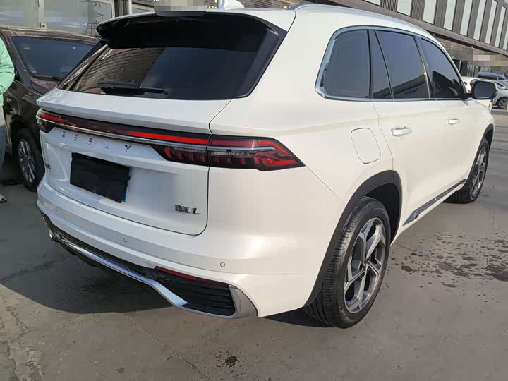 Фото 6 - Geely Monjaro