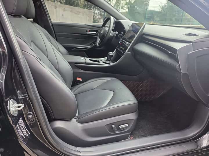 Фото 8 - Toyota Avalon